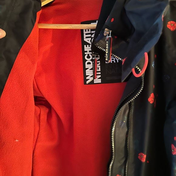 Cny Hooded Sd Windcheater Womens - Picture 8 of 11